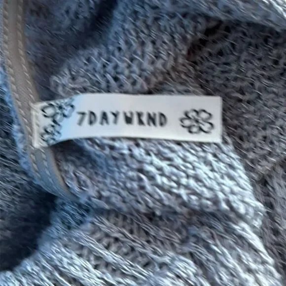 7 Day Wknd Women’s Gray Knit Shrug Sweater Size Medium | Open Front Layering - Picture 3 of 4
